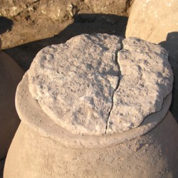 Ancient pots found at Perperikon